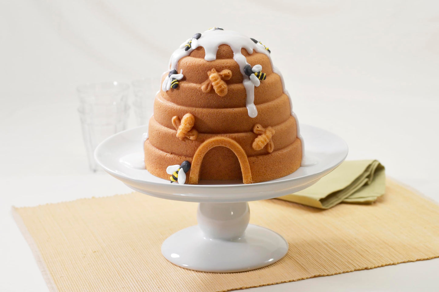 Nordic Ware Honeycomb Loaf, 6 Cup, Toffee