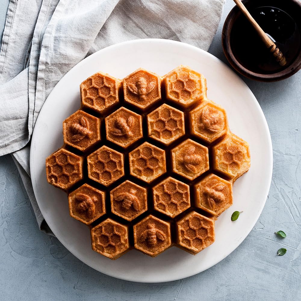 Nordic Ware Honeycomb Loaf, 6 Cup, Toffee