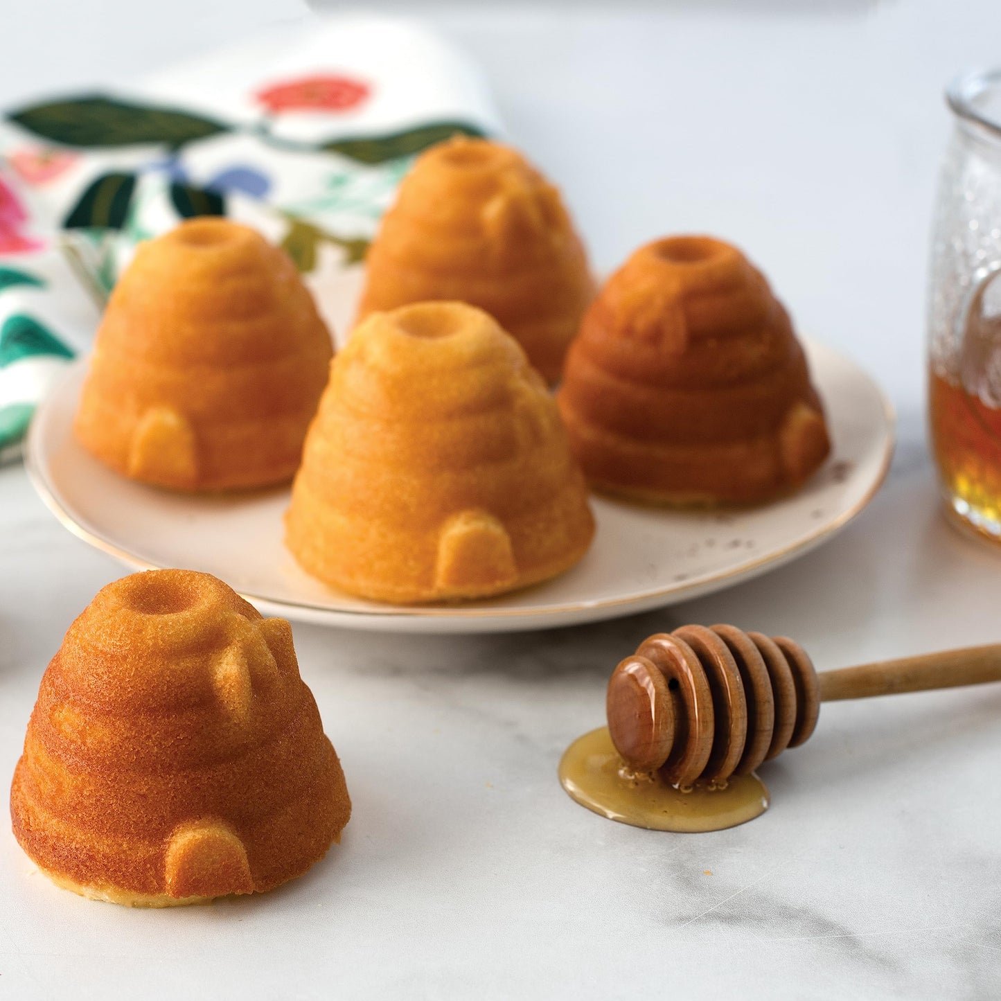Nordic Ware Honeycomb Loaf, 6 Cup, Toffee