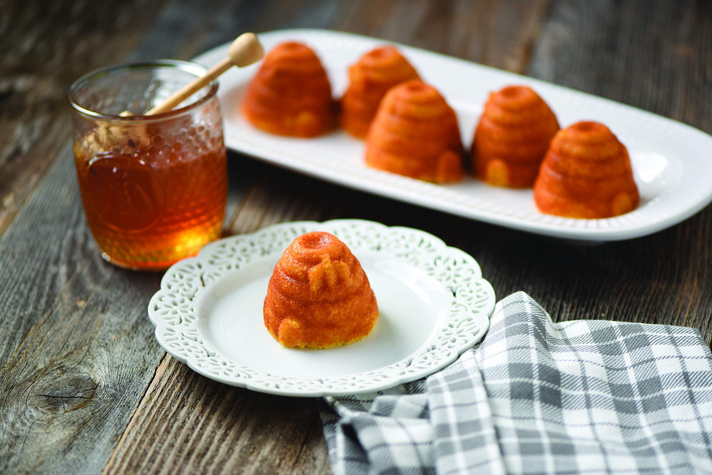 Nordic Ware Honeycomb Loaf, 6 Cup, Toffee